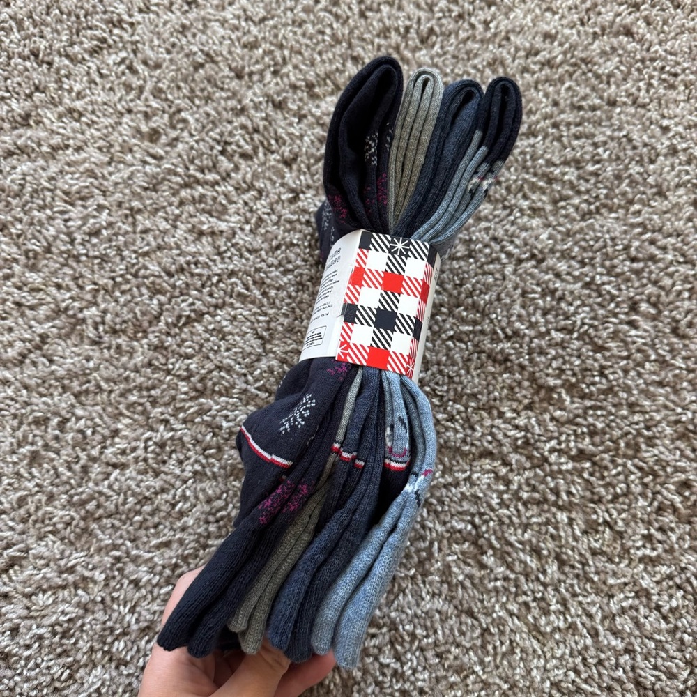 Tommy Hilfiger men’s 4 pair of socks plaid patterned